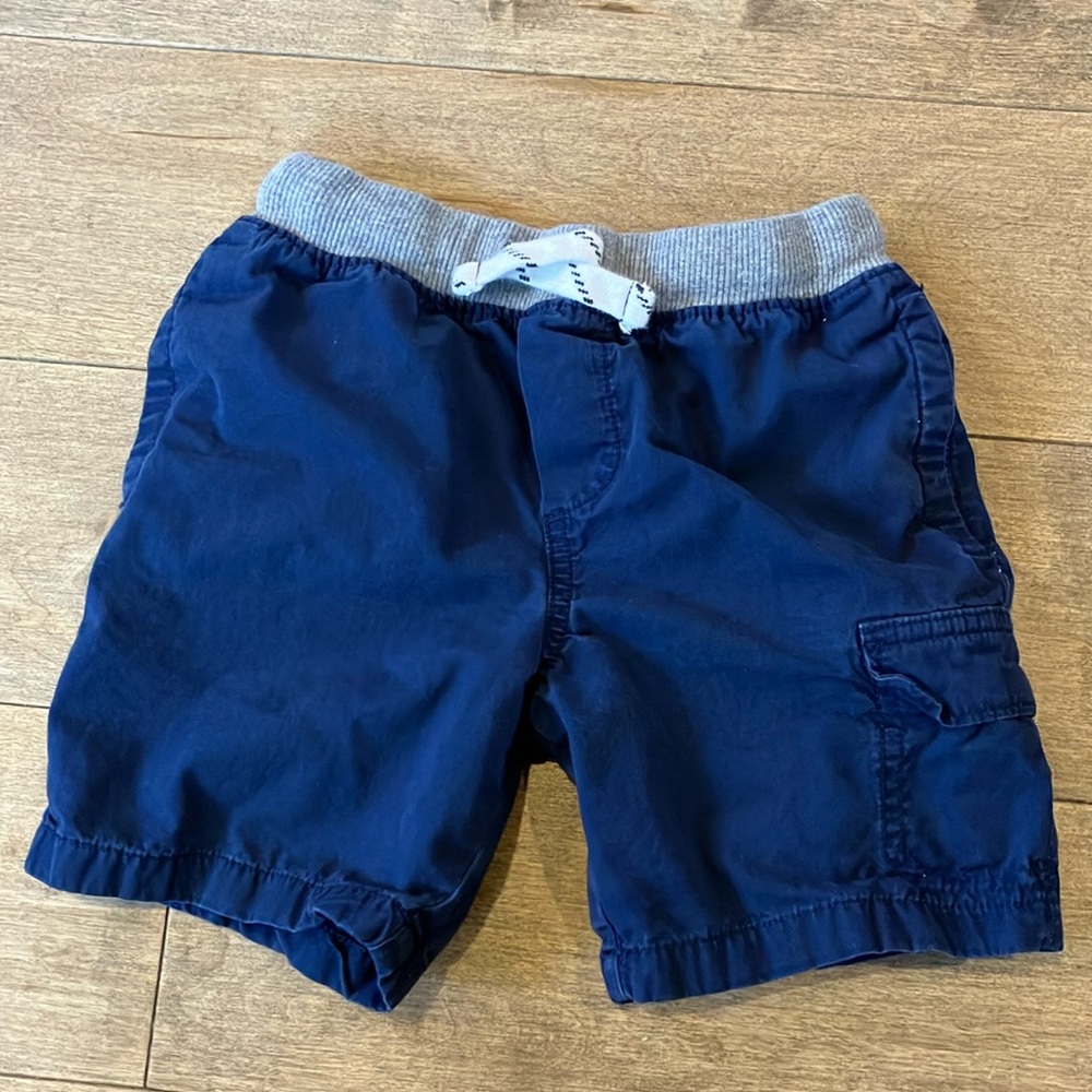Navy shorts 3T
